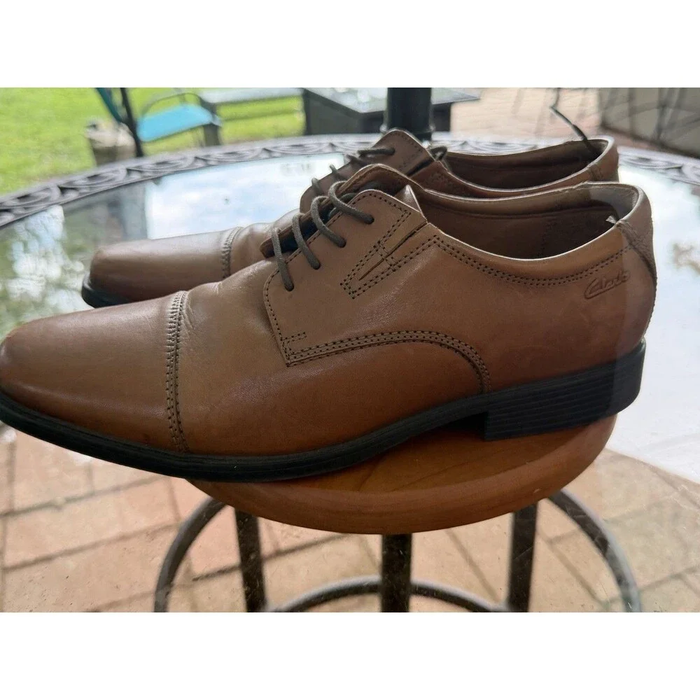 CLARKS MENS 9.5 BROWN LEATHER CAP TOE OXFORD LACE UP DRESS SHOE